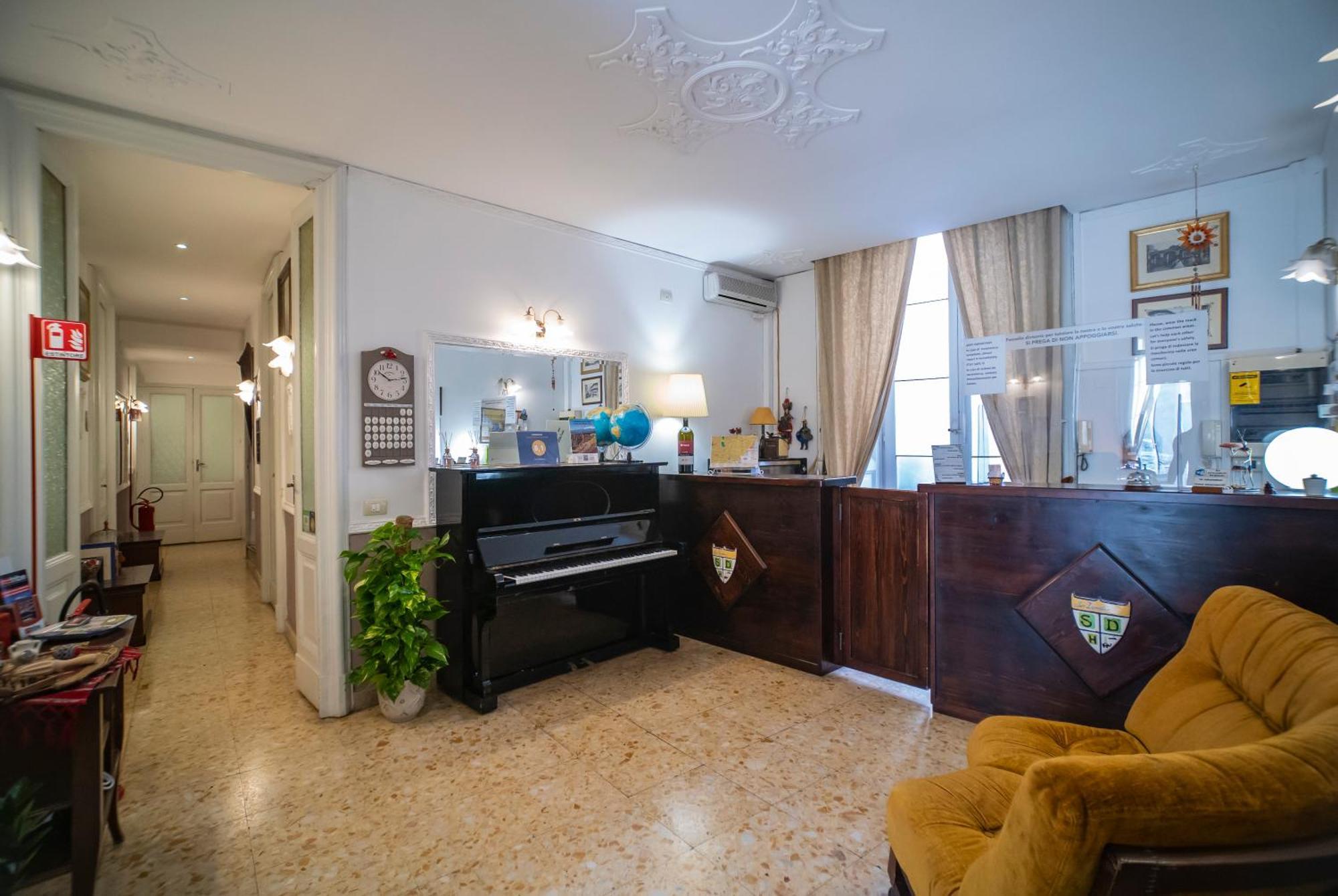 San Demetrio Hotel CTA Eksteriør billede